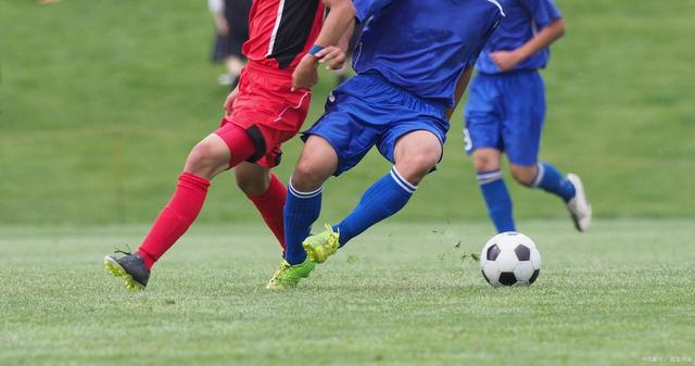 亚冠赛程吃紧,皇家社会集结日内部沟通,态度坚定,年轻球员得到机会的简单介绍 亚冠赛程吃紧,皇家社会集结日内部沟通,态度坚定,年轻球员得到机会的简单介绍